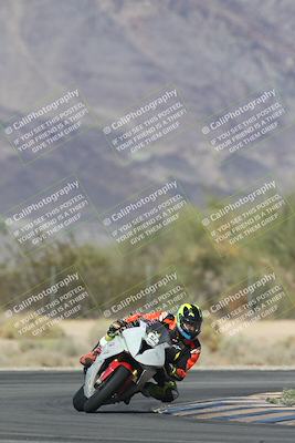 media/Oct-30-2025-Racers Edge (Thu) [[dabbdaf680]]/3-B Group/Session 5 (Turn 6)/